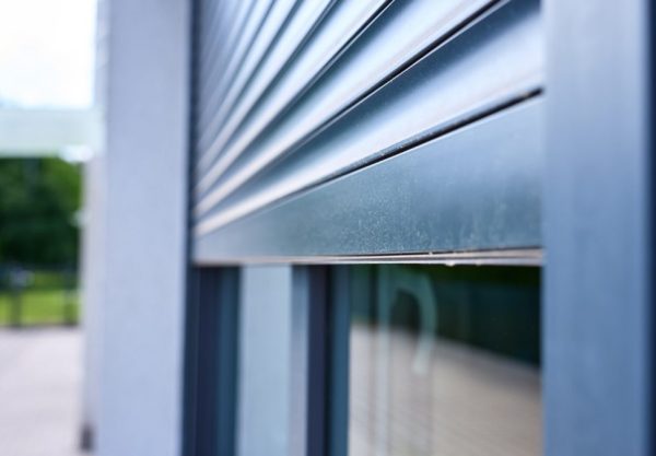 Installation de volet roulant : faut-il faire appel à un professionnel ?
